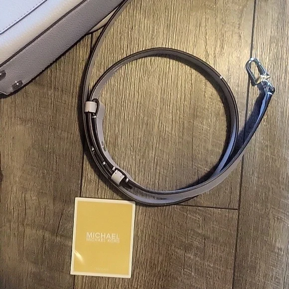 MK CARINE satchel - Picture 8 of 8